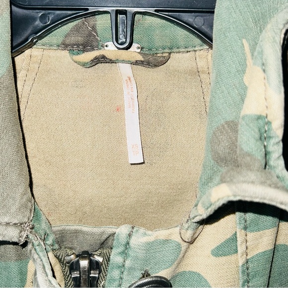 Free People Not Your Brother's Jacket Camouflage Oversized Jacket Size XS Camo - Picture 6 of 6